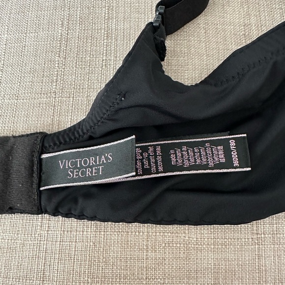 Victoria's Secret Black Bra - Picture 4 of 7